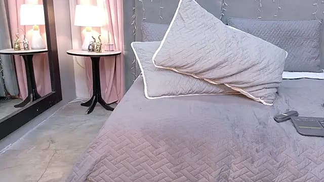 NaughtyHally_ live cam