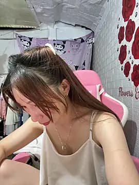 Adela-222 live cam