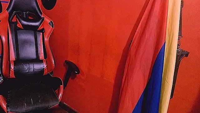 Loversonfire78 live cam