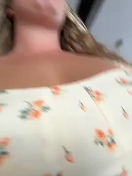 Mona_Plus live cam