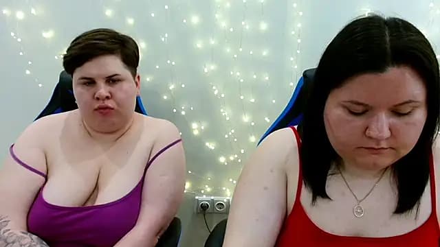 BeckyAndHellen live cam