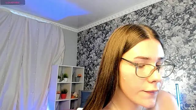 Coraline_kitty live cam