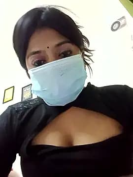 dearmona00 live cam