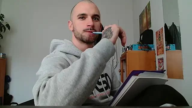 OskarBreno live cam