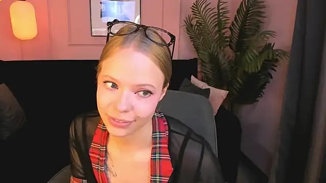 lucy_loy live cam