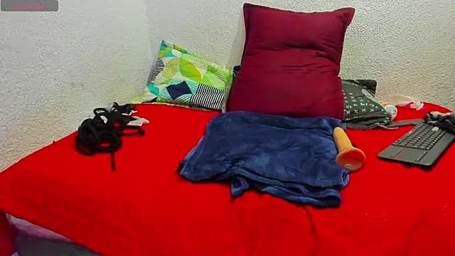 Naniis_wish live cam