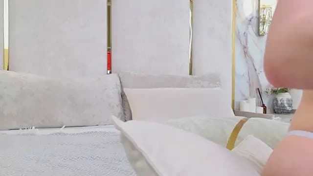 Lili_Lohan live cam