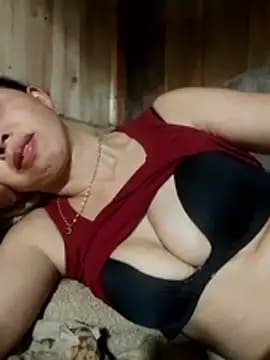 TRIEUTRIEU20 live cam