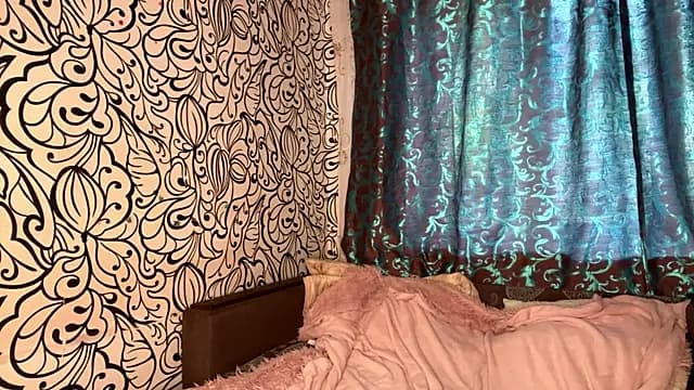 CrystalMuze live cam