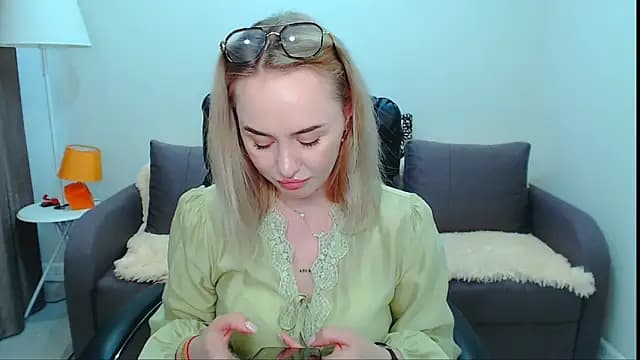 LiluMoon__ live cam