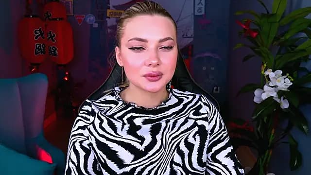 HyileyClark live cam