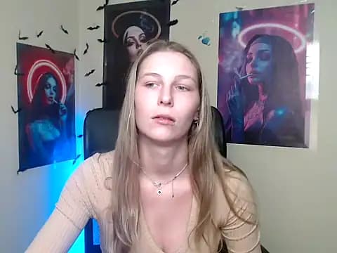 StrangerGi live cam