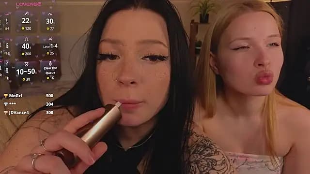 LisaaLiss live cam