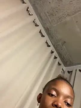 prettydollyy live cam