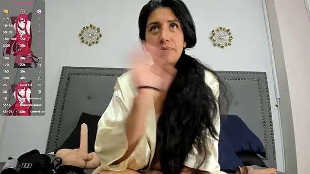 MihaCarther live cam
