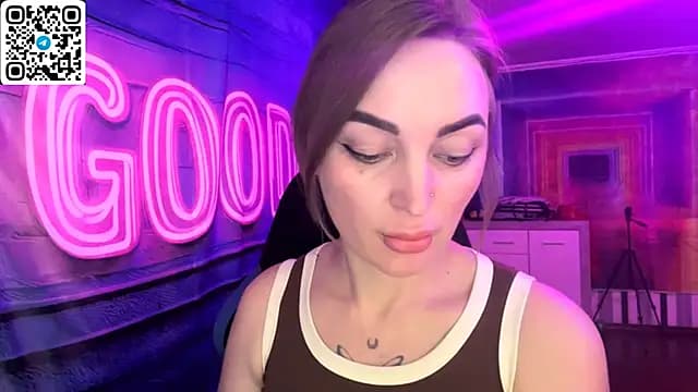 Vellora_ live cam on Stripchat