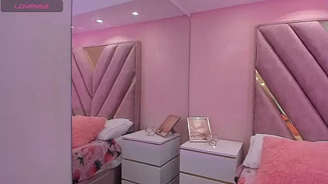 chloe_larson live cam