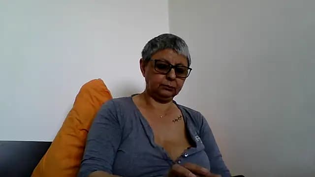 roseblak42 live cam
