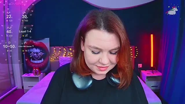 Lilumytrend live cam on Stripchat