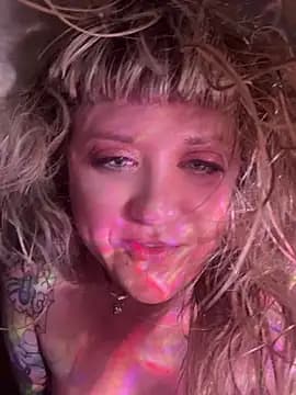 SissyMercy live cam