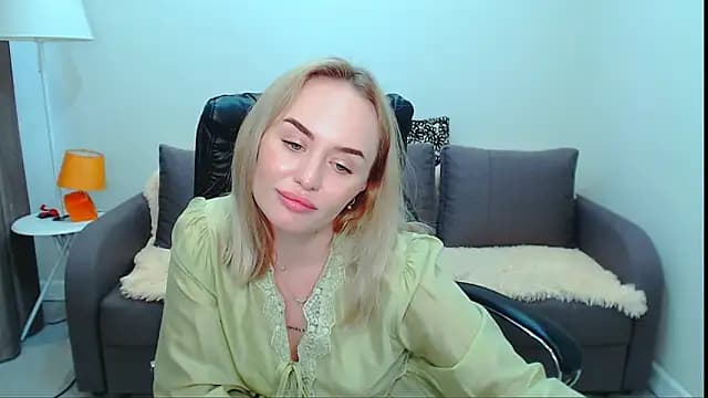 LiluMoon__ live cam