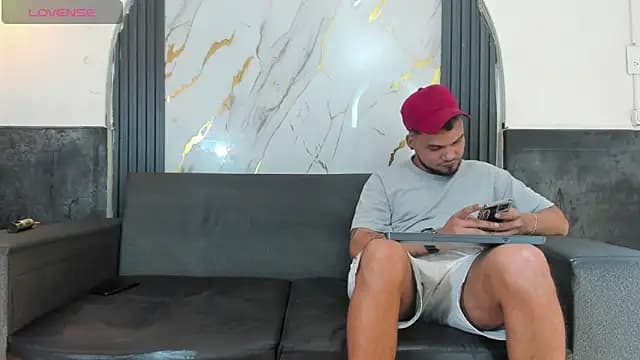 Latins_on_fire live cam
