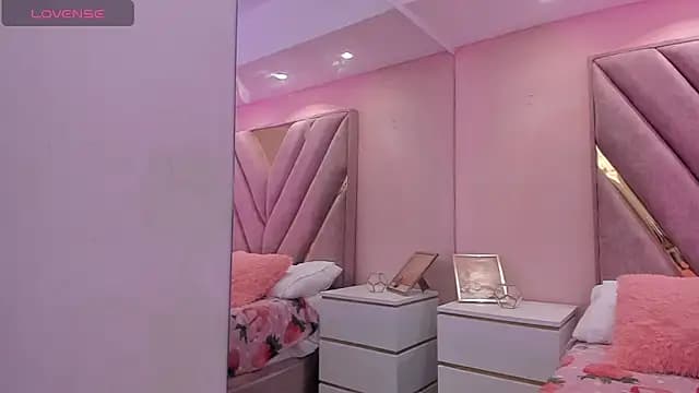 chloe_larson live cam