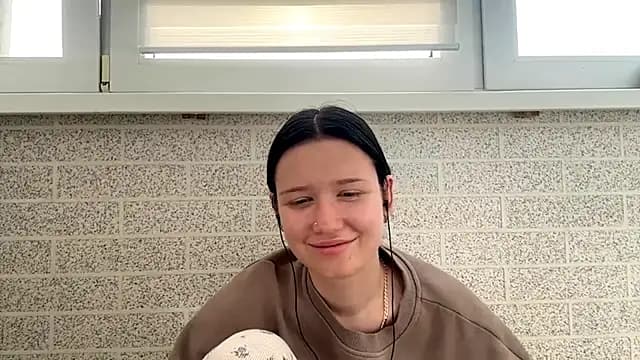 ReneeBossi live cam