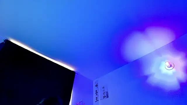 Husbands_Horny2_0 live cam