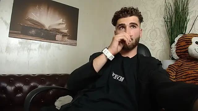KyloEast live cam