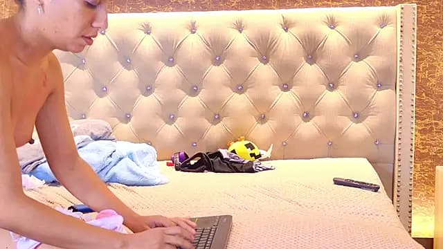 Kiara_layla live cam