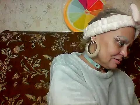 Gardener_of_Illusions live cam