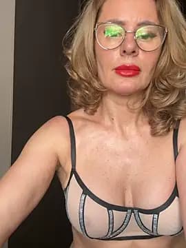 Tania201243 live cam