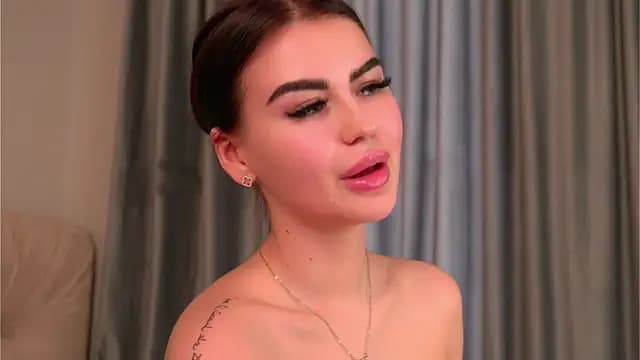 CorinaYurt live cam