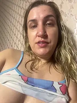 Bia_sexynovaes live cam