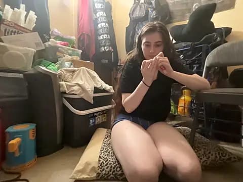 Snowbunnycake_131 live cam