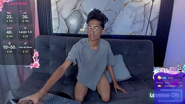 triiangel_latinboy live cam