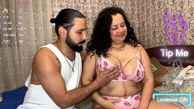 Foxyfox_realsex live cam