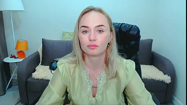 LiluMoon__ live cam