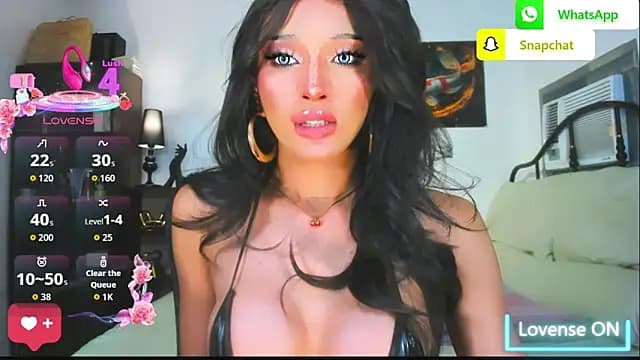 UrDominantBella live cam