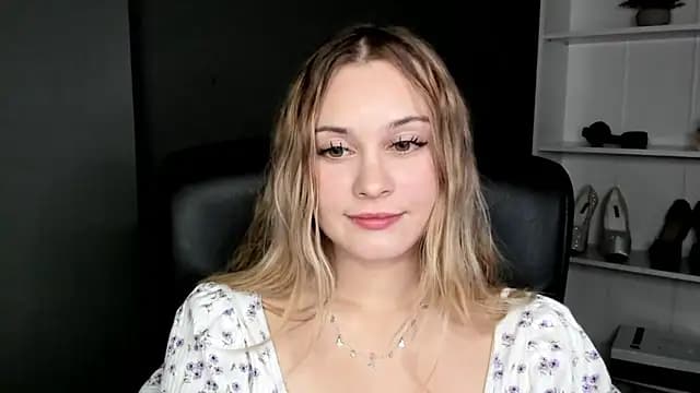 kitty_valeria live cam