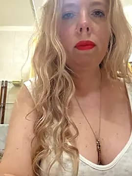 Irina3718 live cam