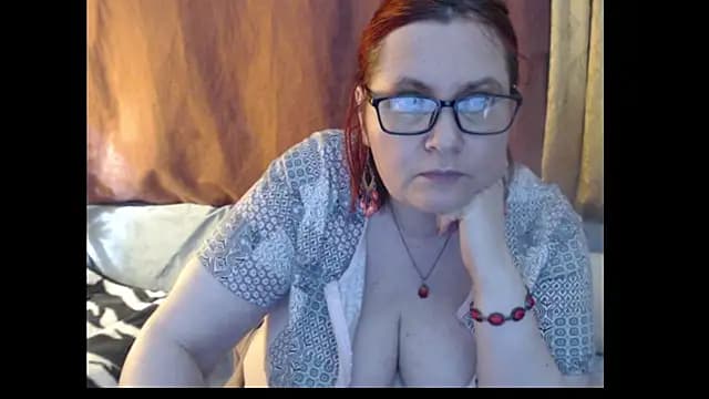 PlayfullMature live cam