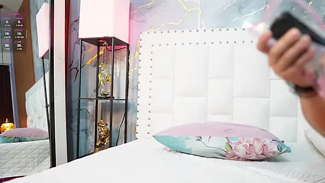 hornybarelylegalgirl live cam