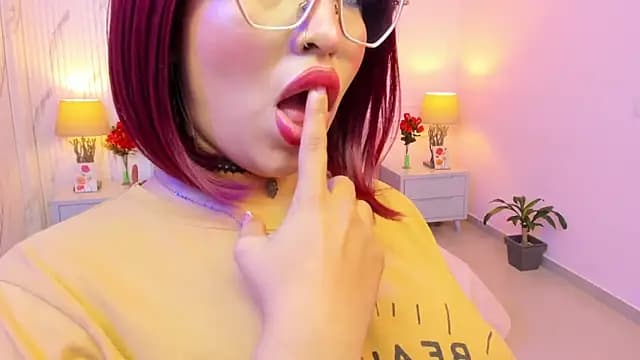 MadelaineJones live cam