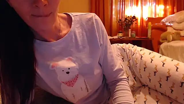 LovelyAndraGirl live cam on Stripchat