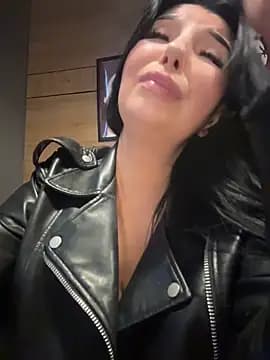 Tisha_Busty live cam