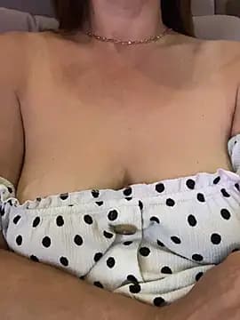 Milana8263 live cam