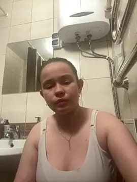 RiaLowelyt live cam
