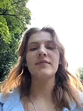 mooniekiss live cam